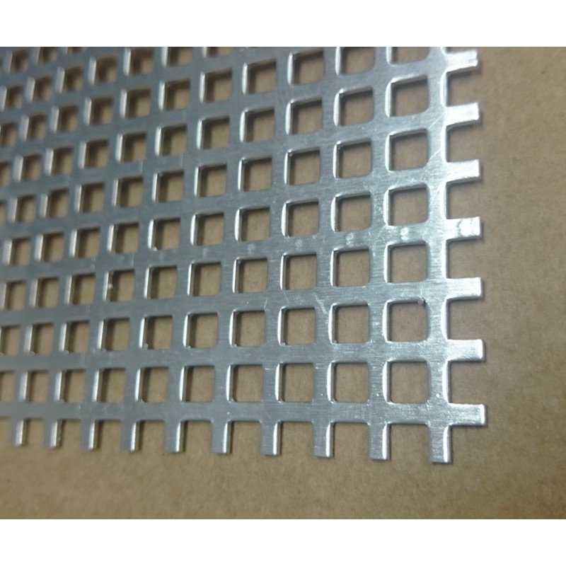 Grille Alu Maille 5.7 mm -140x200 mm