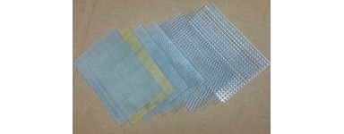 GITTER AUS METALL UND PVC